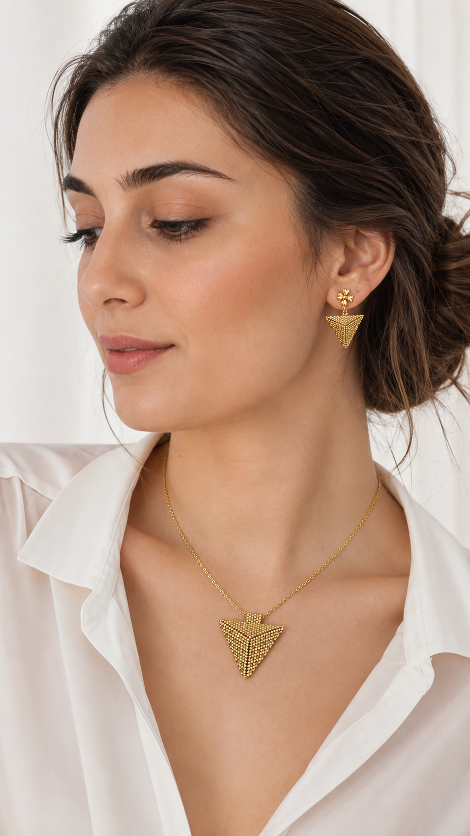 گوشواره مثلثی سلطنتی